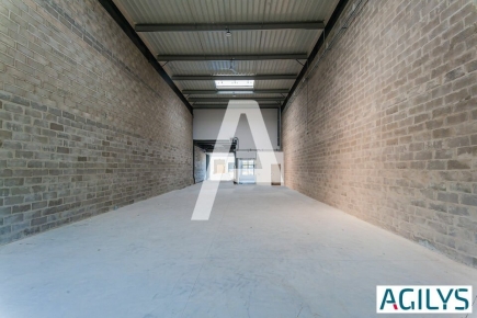 Activités / entrepôts à louer – SAINT PIERRE DU PERRAY (91280) – 2