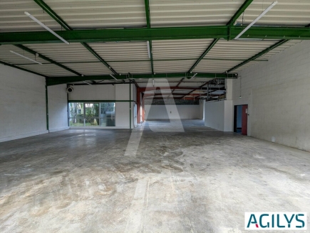 Activités / entrepôts à louer – VILLEBON SUR YVETTE (91940) – 3