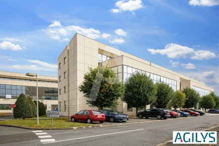 Activités / entrepôts à louer – LES ULIS (91940) – 2