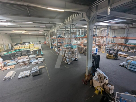 Activités / entrepôts à louer – VILLEJUST (91140) – 2