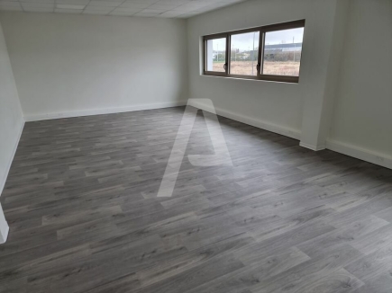 Activités / entrepôts à louer – MAROLLES EN HUREPOIX (91630) – 2