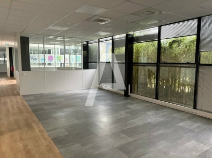 Activités / entrepôts à louer – PALAISEAU (91120) – 1