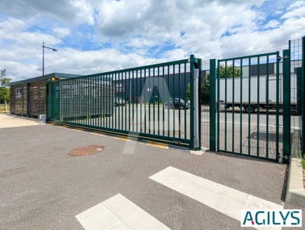 Activités / entrepôts à louer – CORBEIL ESSONNES (91100) – 2