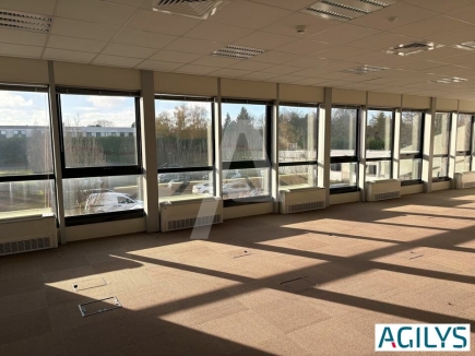 Activités / entrepôts à louer – LES ULIS (91940) – 3