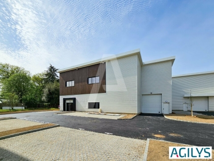 Activités / entrepôts à vendre – OLLAINVILLE (91290) – 2