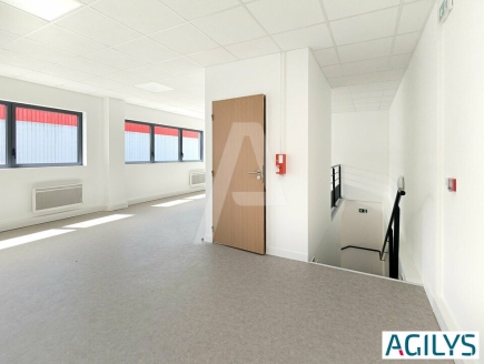 Activités / entrepôts à louer – CORBEIL ESSONNES (91100) – 5