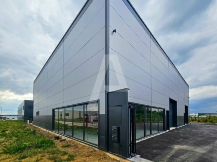 Activités / entrepôts à louer – ARPAJON (91290) – 3