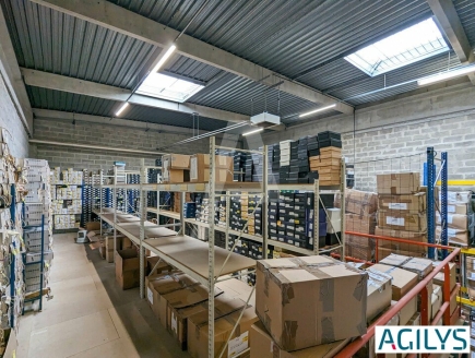 Activités / entrepôts à louer – VERRIERES LE BUISSON (91370) – 2