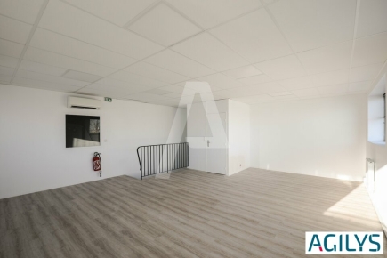 Activités / entrepôts à louer – CHILLY MAZARIN (91380) – 2