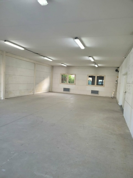 Activités / entrepôts à louer – MASSY (91300) – 2