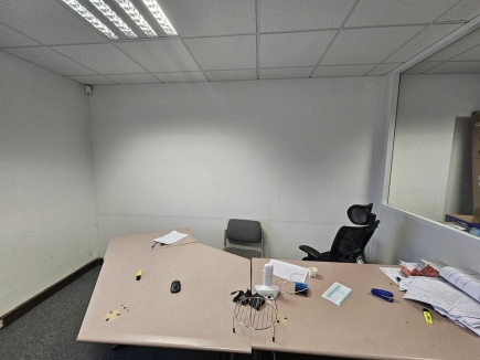 Activités / entrepôts à louer – MASSY (91300) – 1