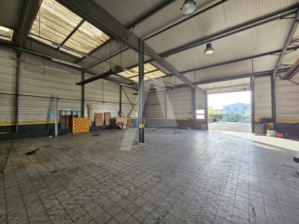 Locaux commerciaux à vendre – MILLY-LA-FORÊT (91490) – 2