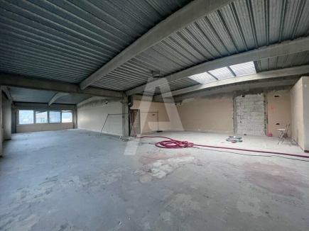 Activités / entrepôts à louer – IVRY SUR SEINE (94200) – 1