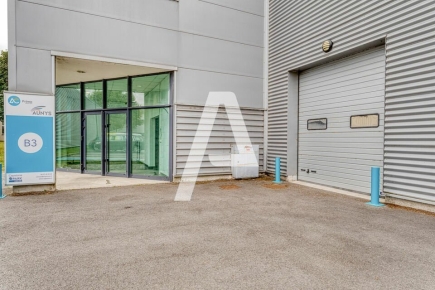 Activités / entrepôts à louer – IVRY SUR SEINE (94200) – 3