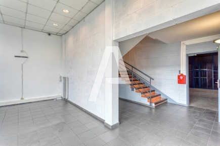Activités / entrepôts à louer – IVRY SUR SEINE (94200) – 1