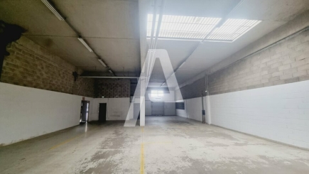 Activités / entrepôts à louer – IVRY SUR SEINE (94200) – 3