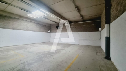 Activités / entrepôts à louer – IVRY SUR SEINE (94200) – 1