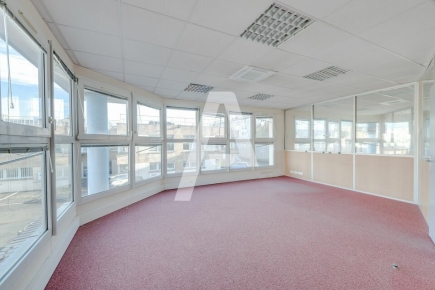 Activités / entrepôts à louer – IVRY SUR SEINE () – 2