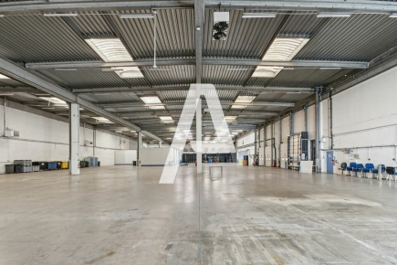 Activités / entrepôts à louer – IVRY SUR SEINE (94200) – 3
