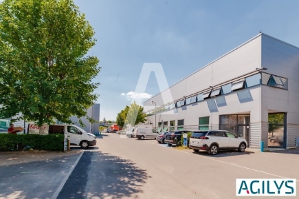 Activités / entrepôts à louer – IVRY SUR SEINE (94200) – 5