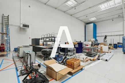 Activités / entrepôts à louer – IVRY SUR SEINE (94200) – 1