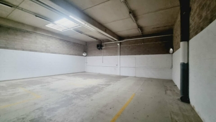 Activités / entrepôts à louer – IVRY SUR SEINE (94200) – 2