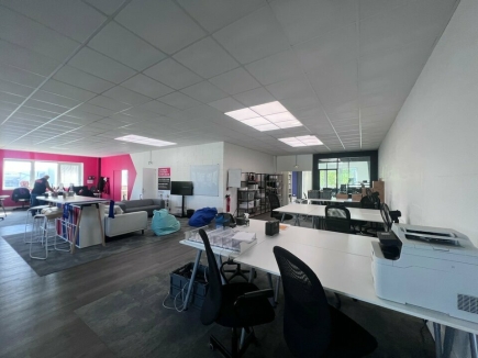 Activités / entrepôts à louer – IVRY SUR SEINE (94200) – 1