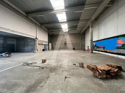 Activités / entrepôts à louer – IVRY SUR SEINE (94200) – 2