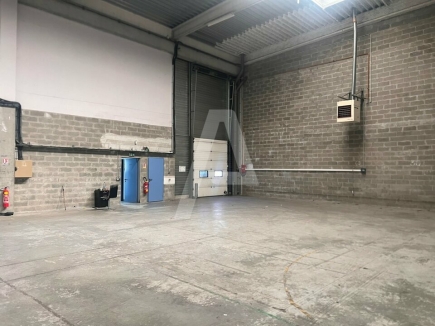 Activités / entrepôts à louer – IVRY SUR SEINE (94200) – 3
