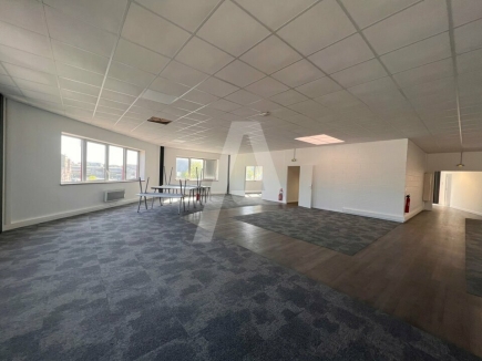 Activités / entrepôts à louer – IVRY SUR SEINE (94200) – 5