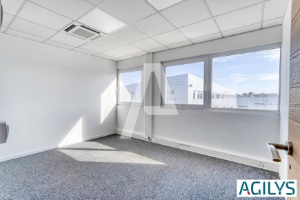 Activités / entrepôts à louer – VITRY SUR SEINE (94400) – 1