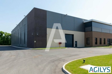 Activités / entrepôts à louer – SUCY-EN-BRIE (94370) – 1