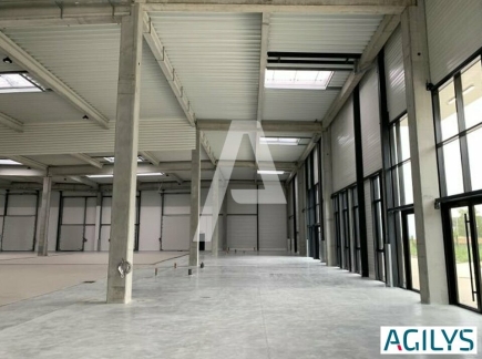 Activités / entrepôts à louer – SUCY-EN-BRIE (94370) – 2