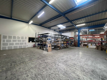 Activités / entrepôts à louer – IVRY SUR SEINE (94200) – 2