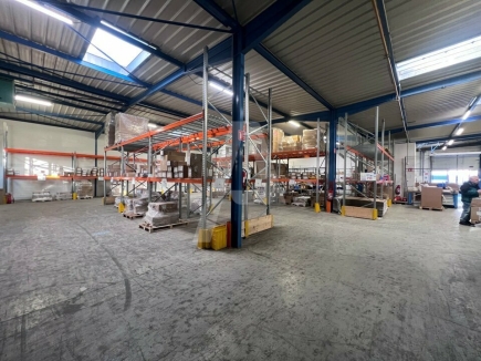 Activités / entrepôts à louer – IVRY SUR SEINE (94200) – 3