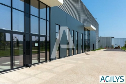 Activités / entrepôts à louer – SUCY-EN-BRIE (94370) – 3