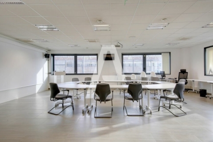 Activités / entrepôts à louer – IVRY SUR SEINE (94200) – 1