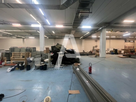 Activités / entrepôts à louer – IVRY-SUR-SEINE (94200) – 1