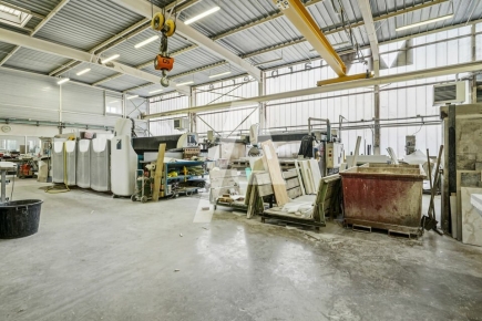 Activités / entrepôts à louer – VITRY-SUR-SEINE (94400) – 2