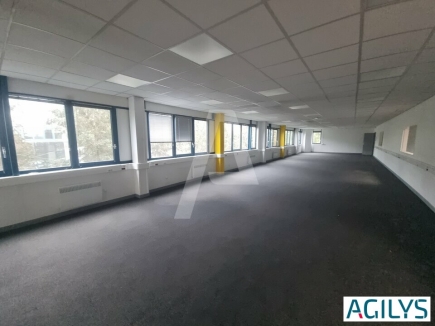 Activités / entrepôts à louer – FRESNES (94260) – 1