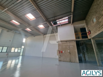 Activités / entrepôts à louer – FRESNES (94260) – 2