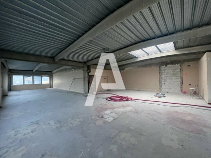 Activités / entrepôts à louer – IVRY SUR SEINE (94200) – 1