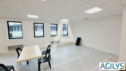 Activités / entrepôts à louer – FRESNES (94260) – 2