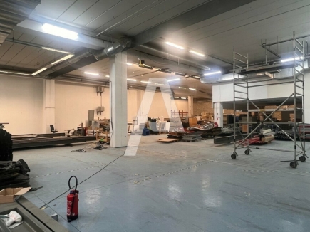 Activités / entrepôts à louer – IVRY-SUR-SEINE (94200) – 1