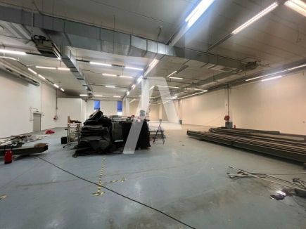 Activités / entrepôts à louer – IVRY-SUR-SEINE (94200) – 2