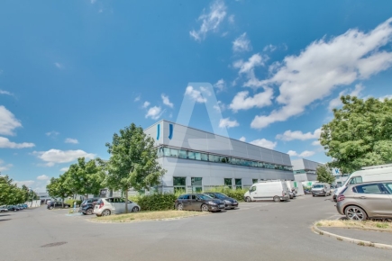 Activités / entrepôts à louer – IVRY SUR SEINE (94200) – 2
