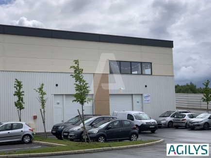 Activités / entrepôts à vendre – BUSSY-SAINT-GEORGES (77600) – 1