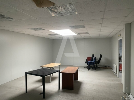 Activités / entrepôts à louer – SAINT FARGEAU PONTHIERRY (77310) – 5