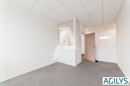 Activités / entrepôts à louer – SUCY EN BRIE (94880) – 3