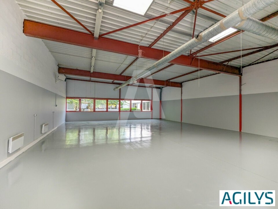 Activités / entrepôts à louer – VILLEBON SUR YVETTE (91140) – 1